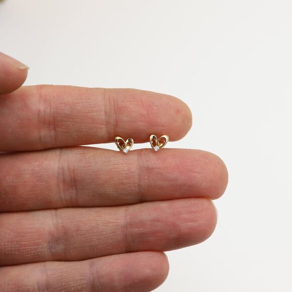 Cute Mini Size Lab Diamonds Heart Stud 14k Small Heart Earrings Screw Back - Picture 3 of 6